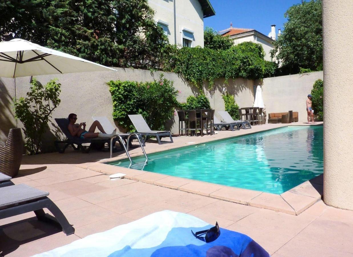 Ma Place Au Sud Aix Parking Aix-en-Provence Esterno foto